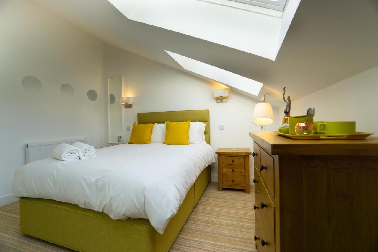 Hotel Largigi Rooms, Close To The And Town Centre, Parking Available